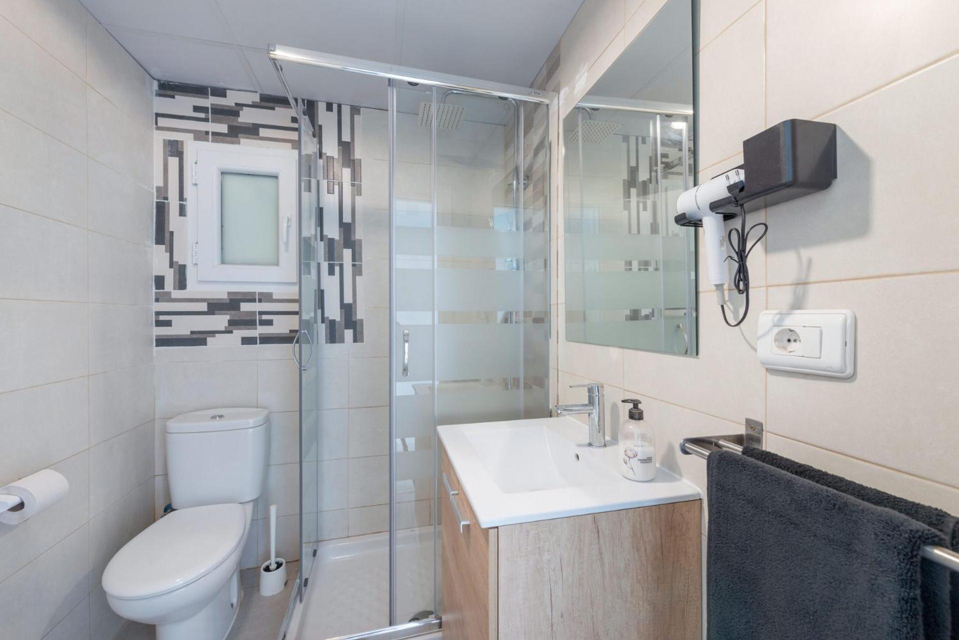 Beetroot, Jedes Verfuegt Ueber Smart Tv , Eigenes Bad Mit Regendusche Und Balkon *