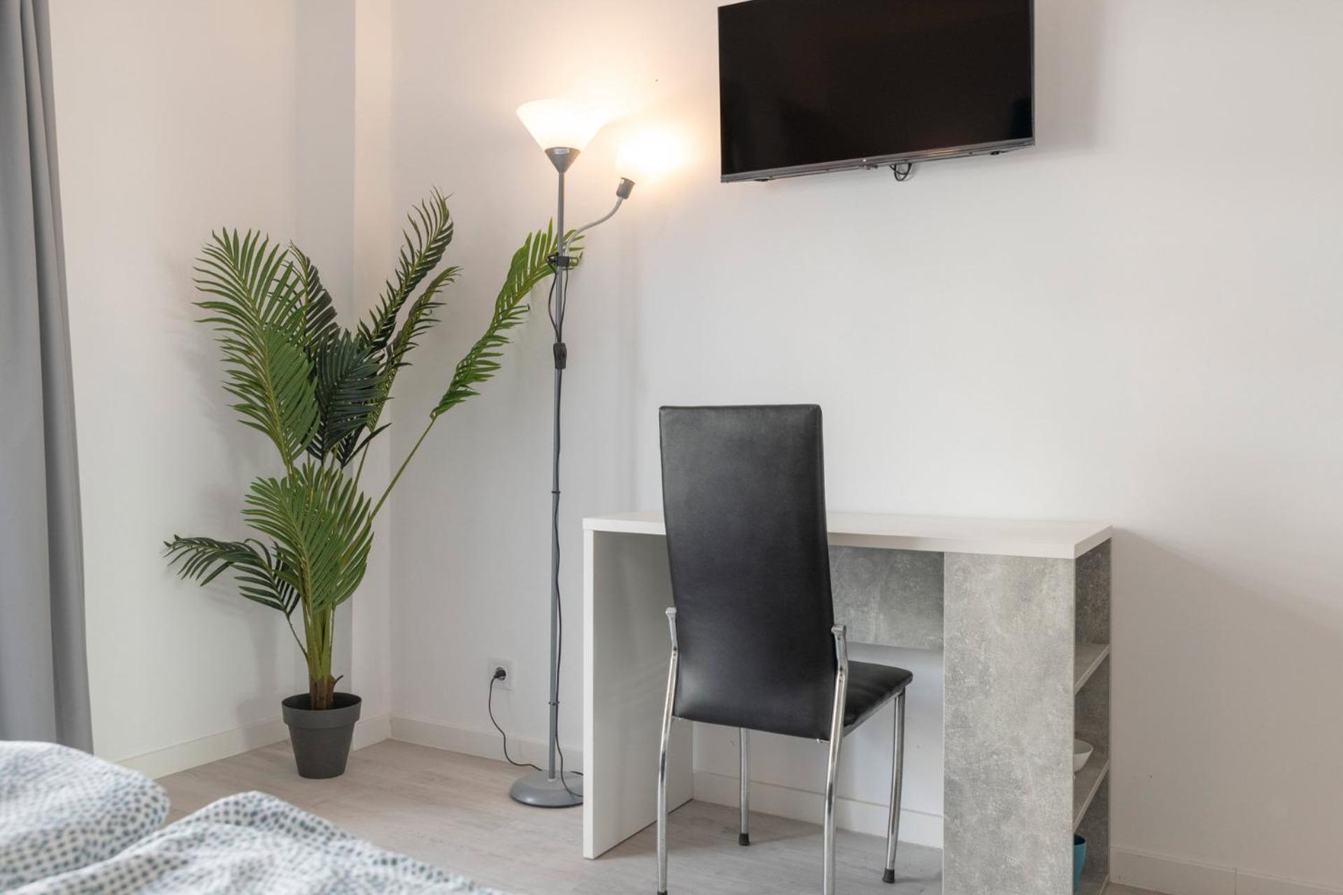 Beetroot, Jedes Verfuegt Ueber Smart Tv , Eigenes Bad Mit Regendusche Und Balkon Hotel