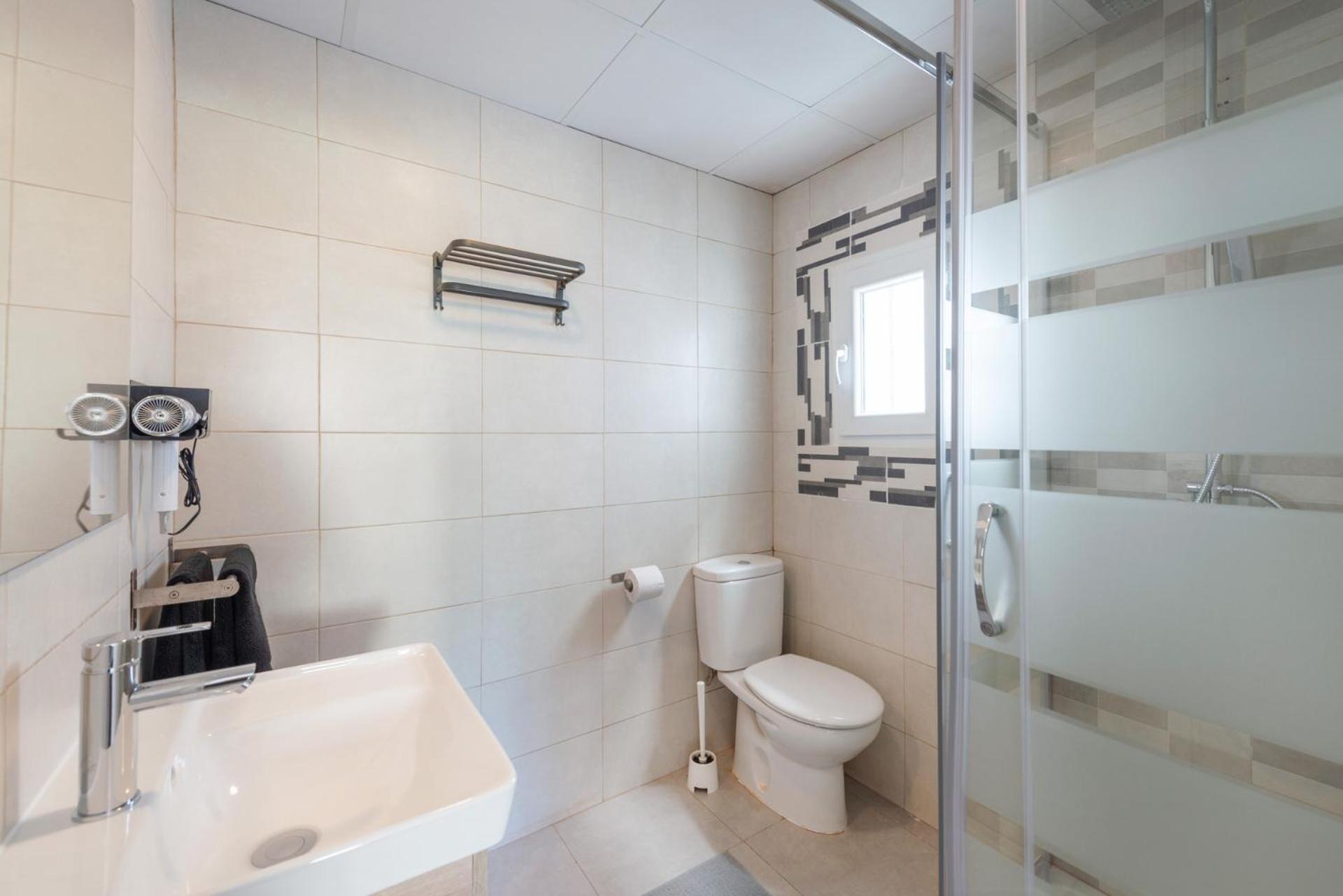 Hotel Beetroot, Jedes Verfuegt Ueber Smart Tv , Eigenes Bad Mit Regendusche Und Balkon