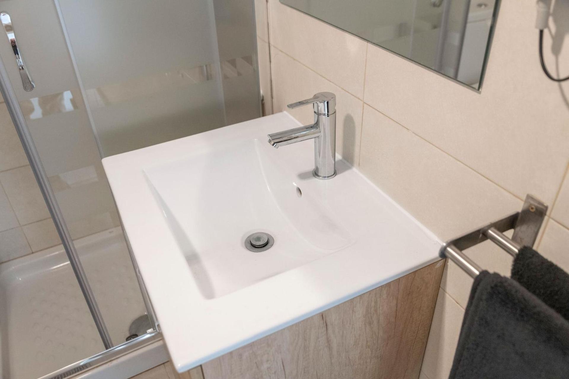 Beetroot, Jedes Verfuegt Ueber Smart Tv , Eigenes Bad Mit Regendusche Und Balkon Hotel Llucmajor (Mallorca)
