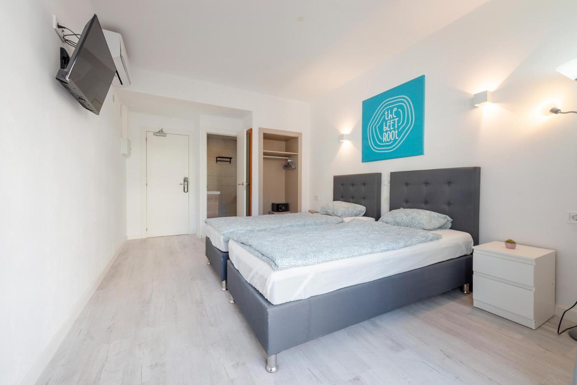Hotel Beetroot, Jedes Verfuegt Ueber Smart Tv , Eigenes Bad Mit Regendusche Und Balkon Llucmajor (Mallorca)