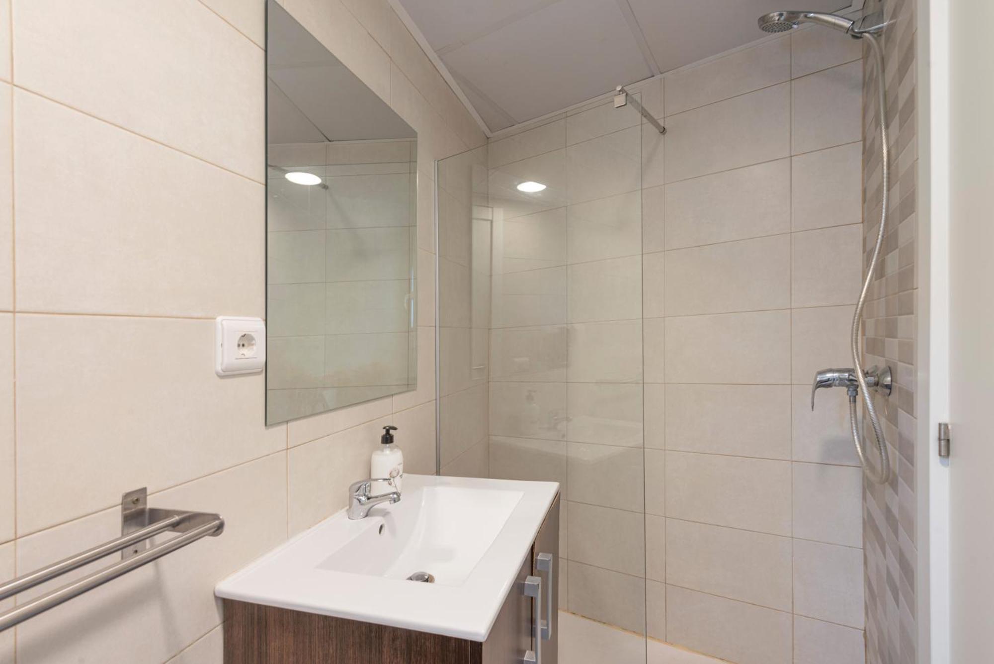 Beetroot, Jedes Verfuegt Ueber Smart Tv , Eigenes Bad Mit Regendusche Und Balkon * Llucmajor (Mallorca)